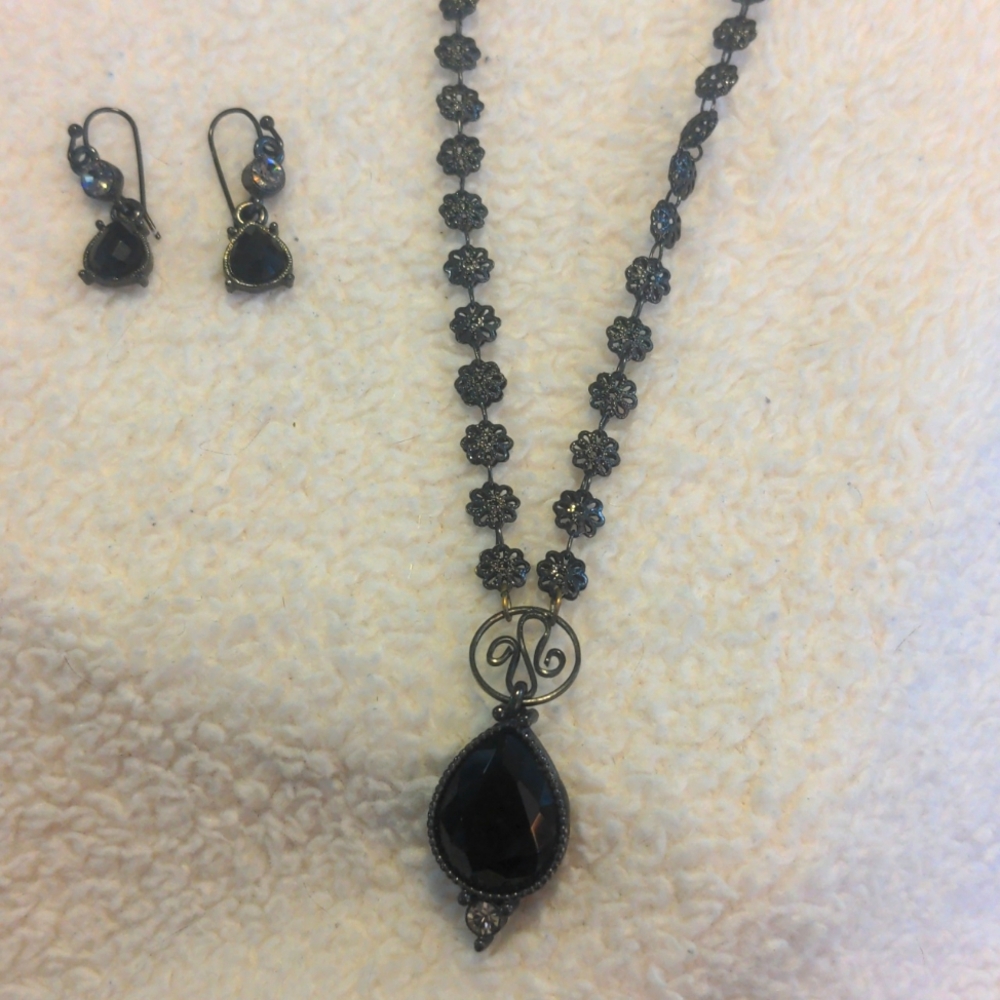 2028 Vintage Filigree Victorian Style Necklace with Earrings